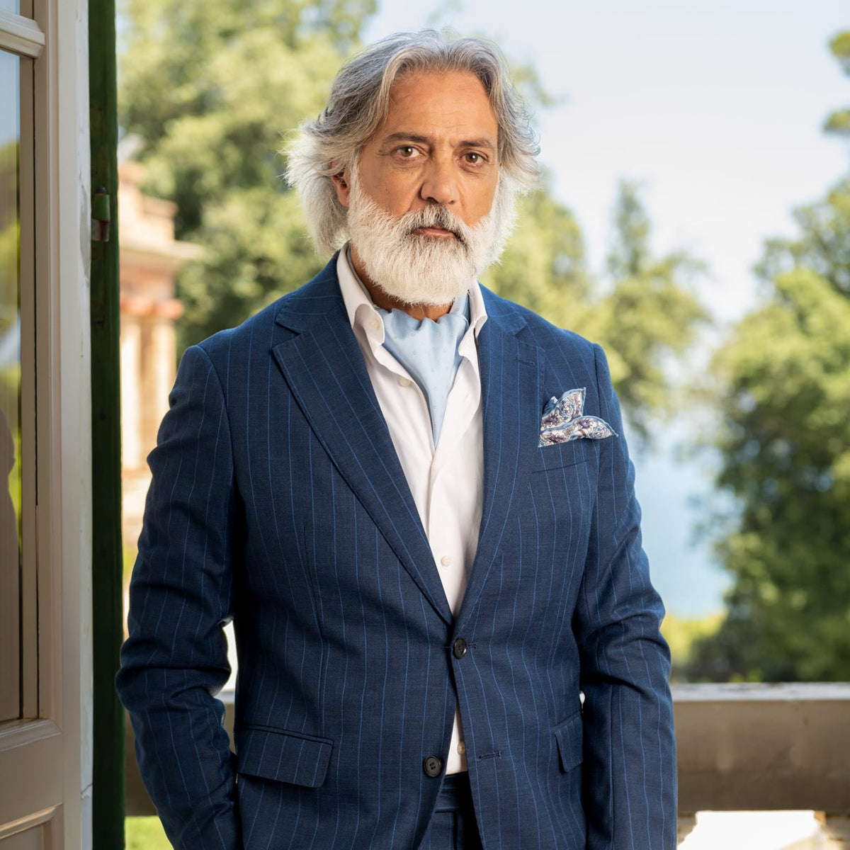 Angelo – Ascot en soie bleu pâle