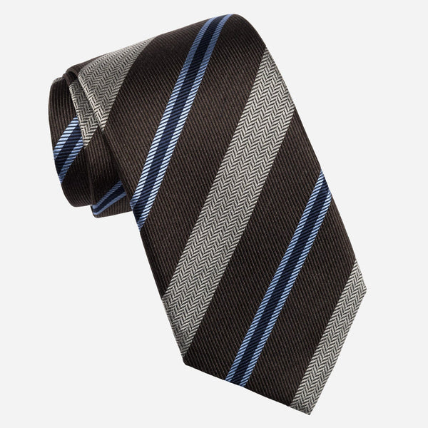Primo Piano Del Vesto Nero E Della Cravatta Rosa Immagine Stock - Immagine di raso, camicia