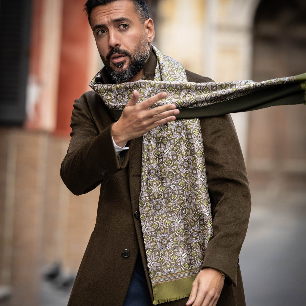 Men&#39;s olive green handmade Italian silk wool reversible scarf