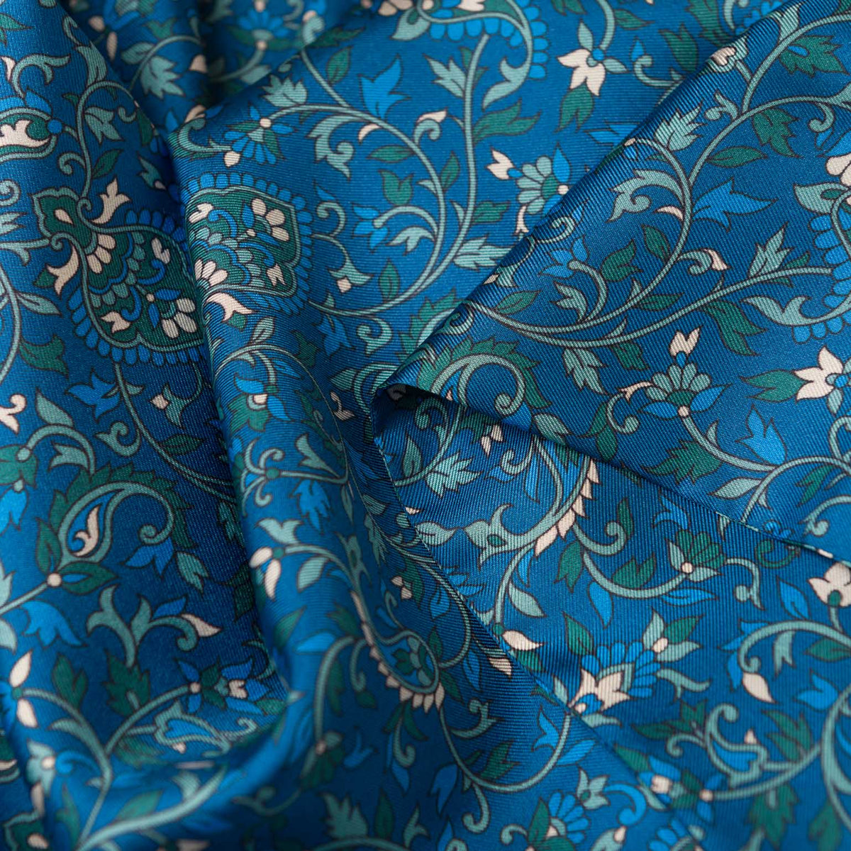 Men&#39;s Italian Blue Silk Dress Scarf