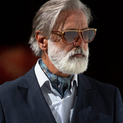 Men's handmade blue paisley Italian silk ascot day cravat