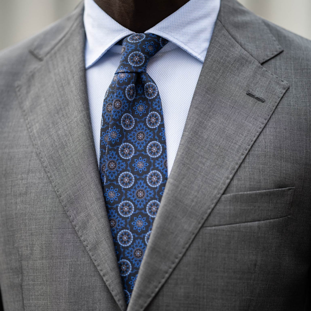 Men&#39;s handmade blue and black Italian silk necktie