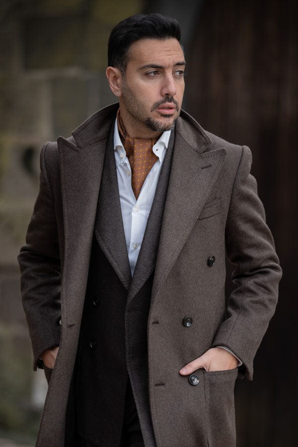 Why the Ascot Tie is Making a Comeback in Men's Fashion - Elizabetta