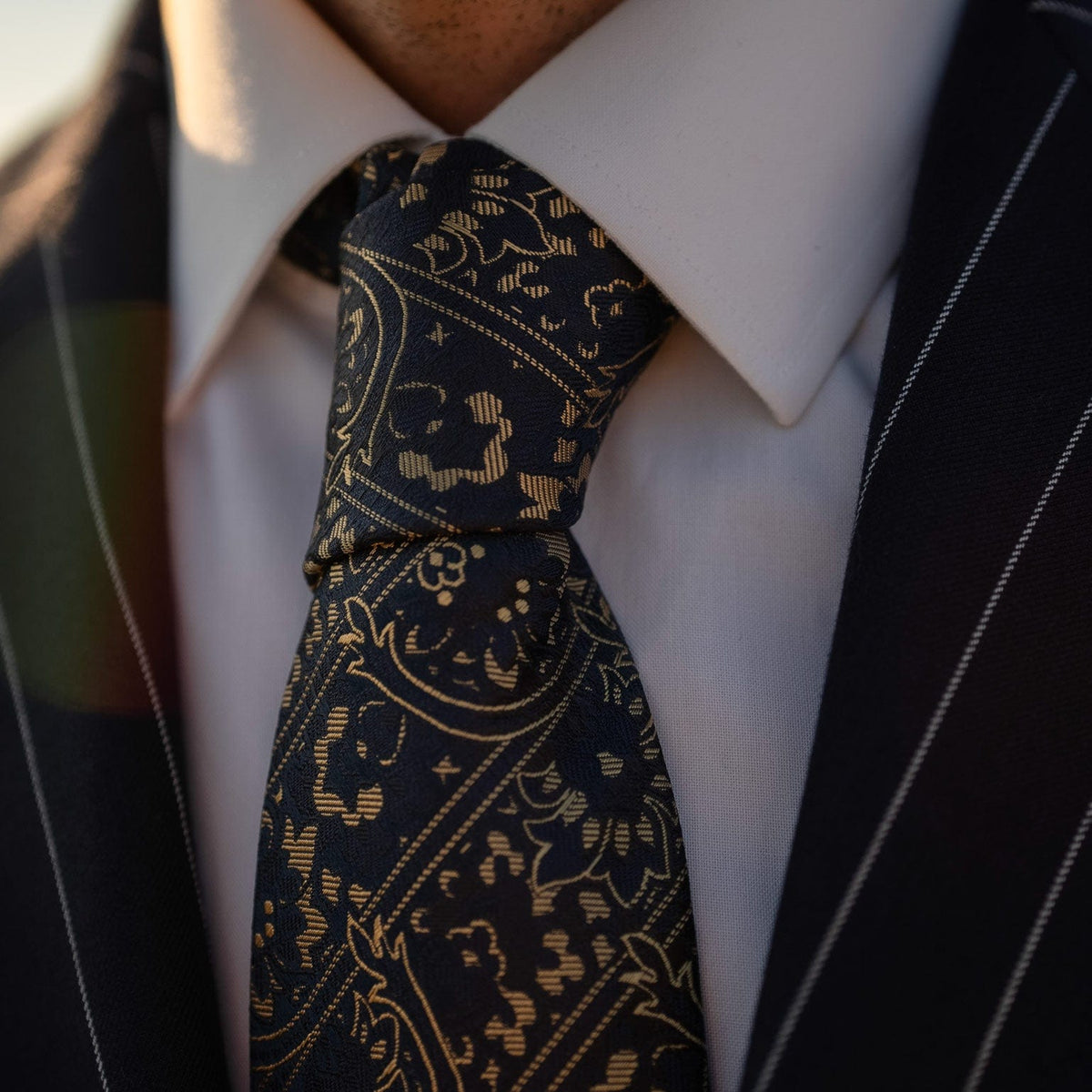 Vintage pattern handmade Italian silk tie