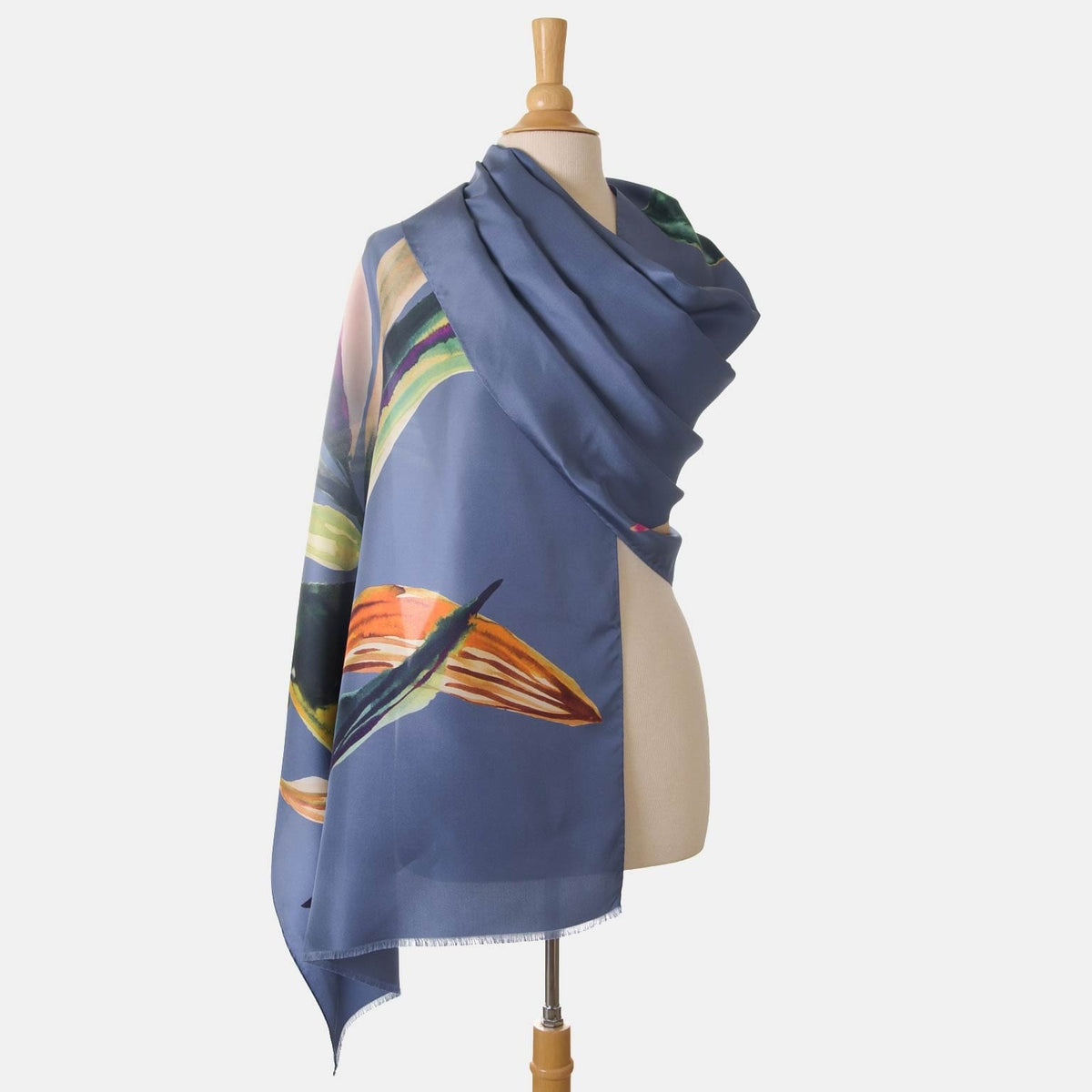 Women&#39;s luxury Italian silk shawl wrap